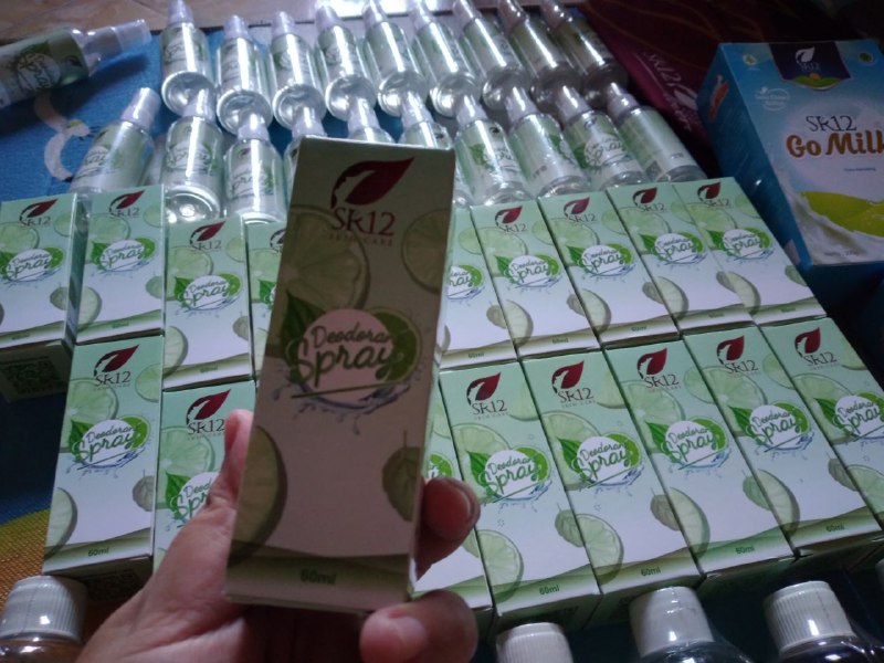 💦Cairan tidak berbau tapi ampuh mengatasi macam-macam bau, bau ketiak, bau kaki, bau sepatu, bau helm. Mencerahkan ketiak hitam, tidak menodai baju mu, tidak Lengket2, segerrr sepanjang hari, tidak menyebabkan ketiak hitam, mengatasi keringat berlebih, menghambat pertumbuhan butek💦0bat ketek herbal alami yang menggemparkan seantero jagat raya... 💦Hemat nya kebangetaaaaaaan😱😬 berbulan-bulan baru habis...wah ...mantap uyyy...mantap jiwa... mantap betuuuul... masyaAllah👍😎Komposisi: Tawas, jeruk nipis, kapur sirih, Air murni, Aloe barbadensis leaf JuiceReady stock:🍋🌿 Deodorant spray Premium🍋🌿 Deodorant spray non PremiumWA/Telegram 👉 0821-5799-8873AGEN RESMI SR12 HERBAL SKINCARE BALIKPAPAN KAL-TIM💦Cairan tidak berbau tapi ampuh mengatasi macam-macam bau, bau ketiak, bau kaki, bau sepatu, bau helm. Mencerahkan ketiak hitam, tidak menodai baju mu, tidak Lengket2, segerrr sepanjang hari, tidak menyebabkan ketiak hitam, mengatasi keringat berlebih, menghambat pertumbuhan butek💦0bat ketek herbal alami yang menggemparkan seantero jagat raya... 💦Hemat nya kebangetaaaaaaan😱😬 berbulan-bulan baru habis...wah ...mantap uyyy...mantap jiwa... mantap betuuuul... masyaAllah👍😎Komposisi: Tawas, jeruk nipis, kapur sirih, Air murni, Aloe barbadensis leaf JuiceReady stock:🍋🌿 Deodorant spray Premium🍋🌿 Deodorant spray non PremiumWA/Telegram 👉 0821-5799-8873AGEN RESMI SR12 HERBAL SKINCARE BALIKPAPAN KAL-TIM